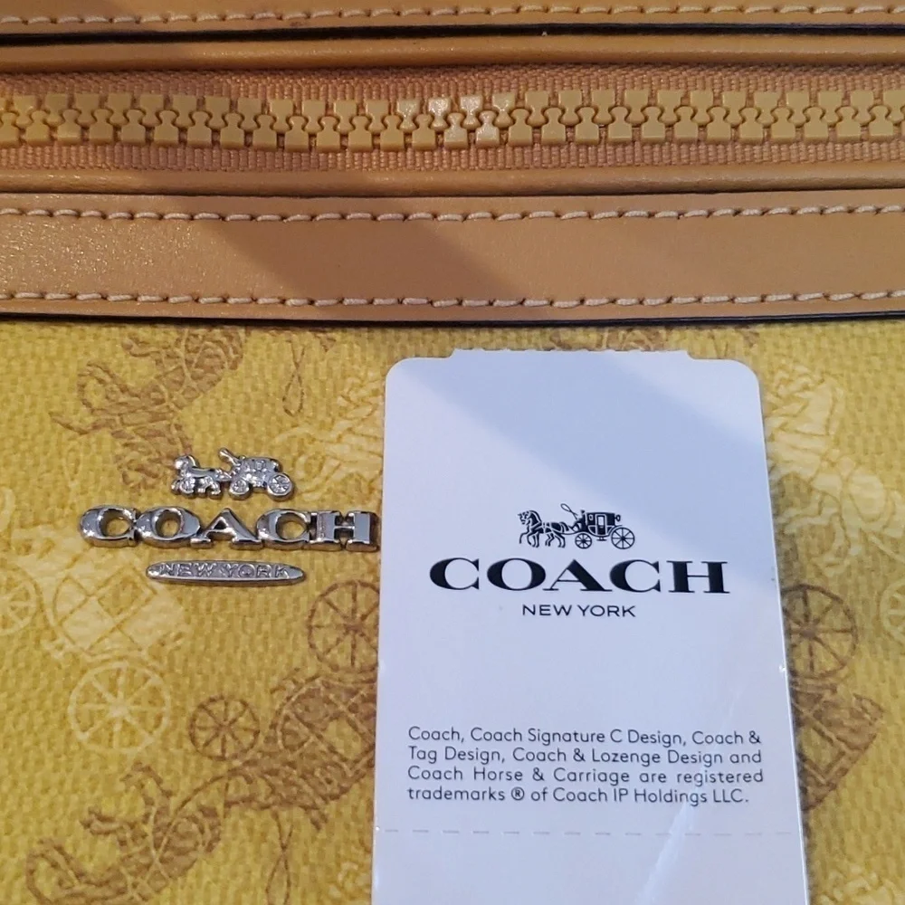 🐥 NWT YELLOW COACH